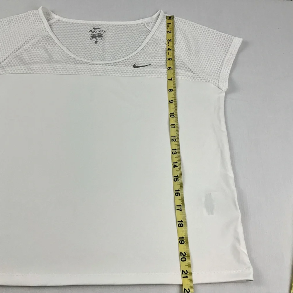 Nike DRI-FIT white TOP Women’s‎ Size L